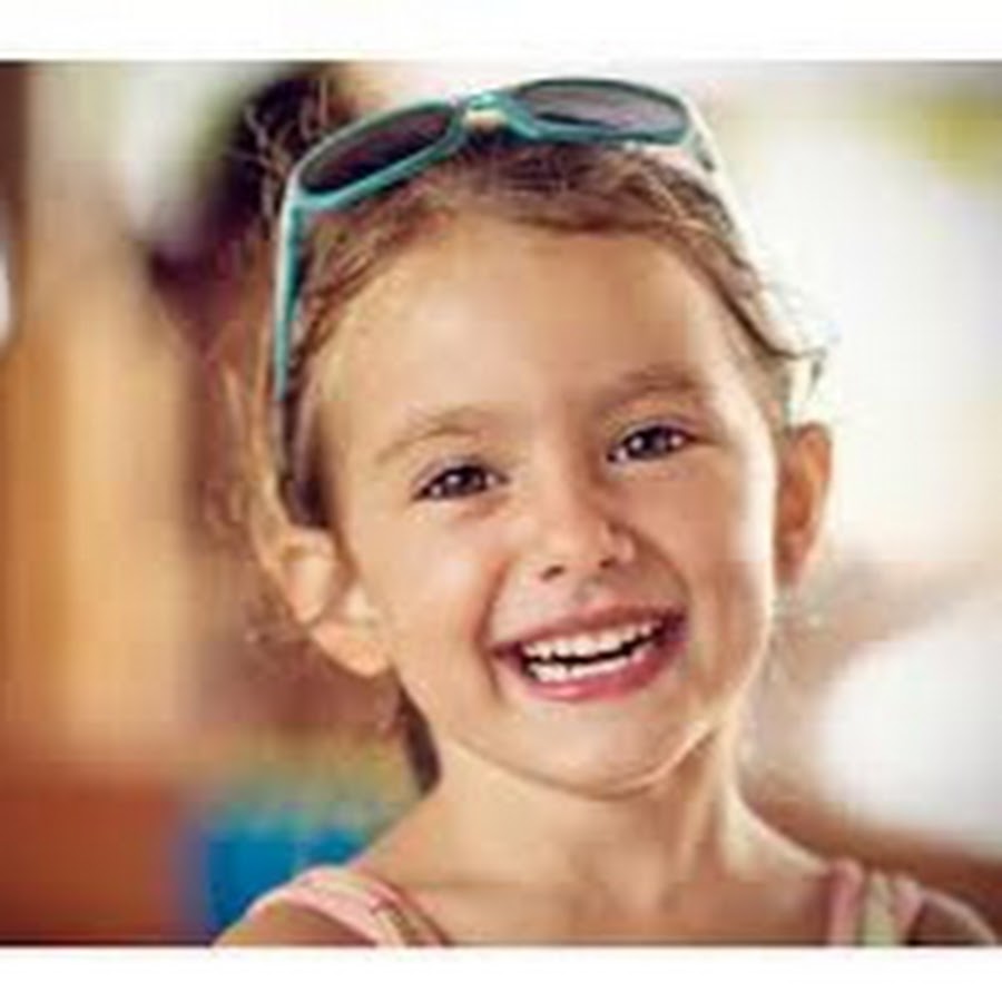 счастливые улыбки детей. красивая улыбка. красивые зубы. улыбка ребенка. улыбка.