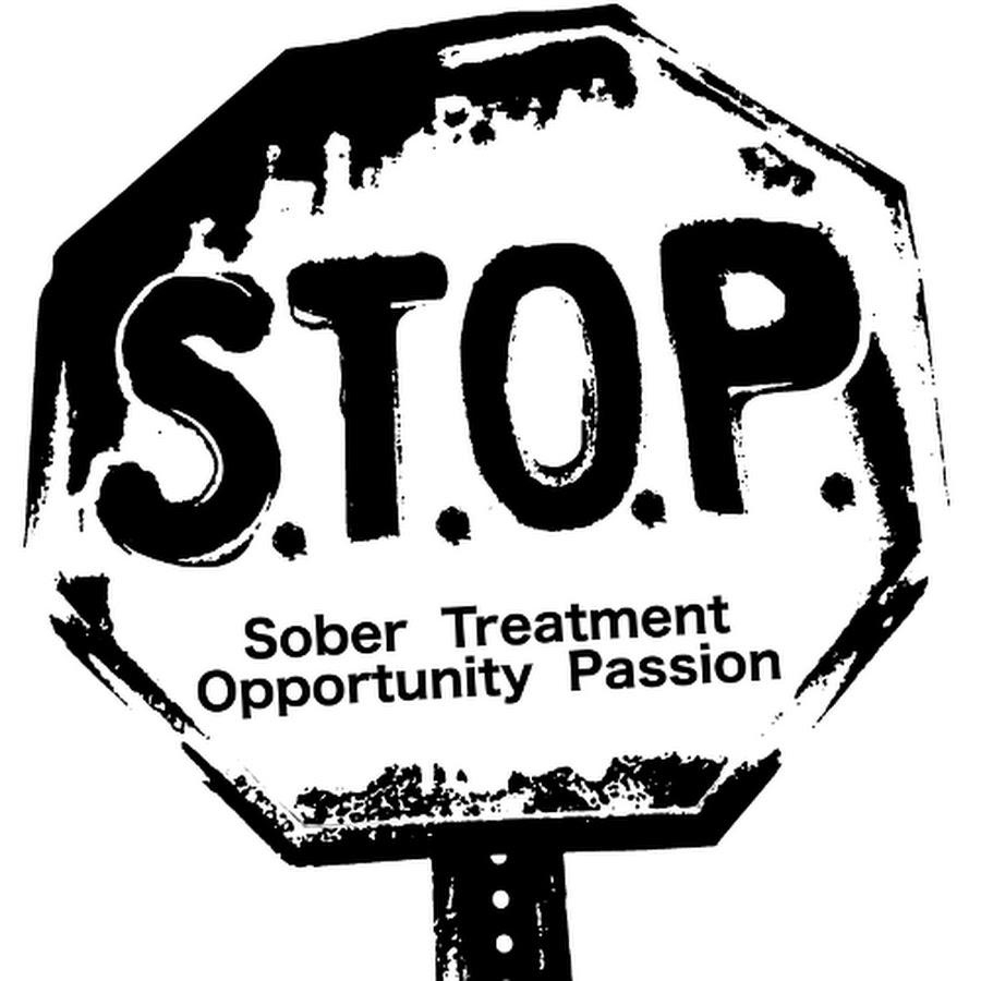 Знак 4 way stop. Красная светоотражающая наклейка. Знак стоп фото. Стоп. Как флажками показать знак стоп.