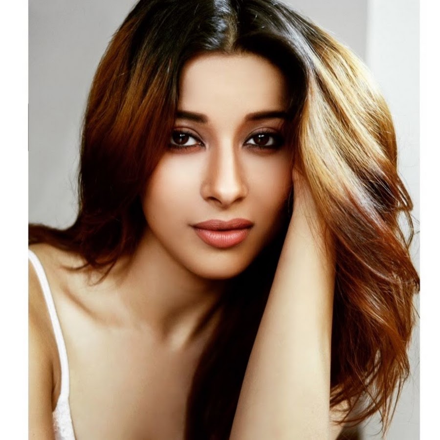 Nyra Banerjee - YouTube