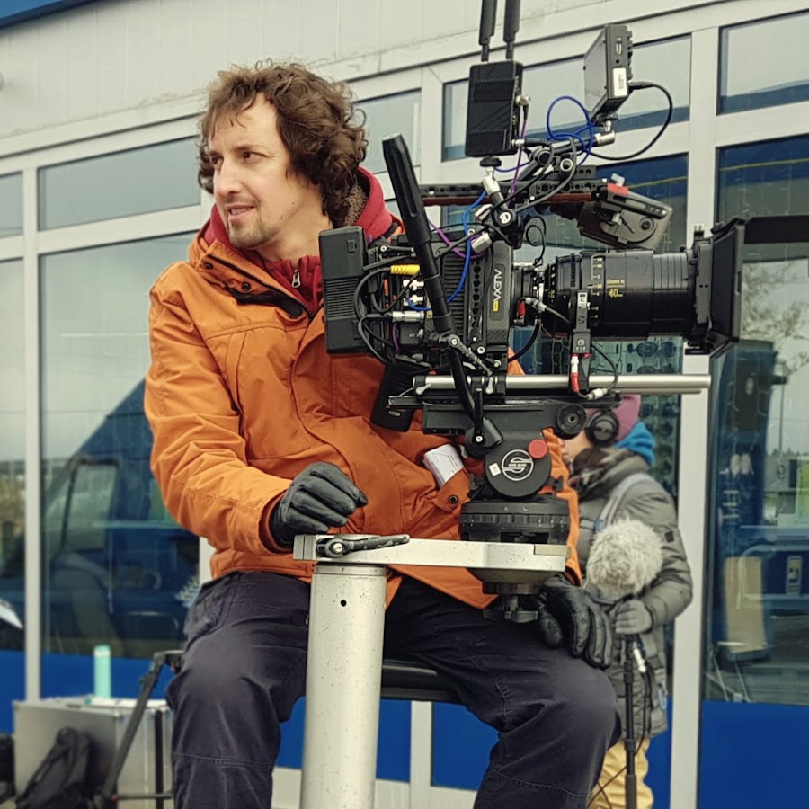 Как выглядит оператор а4. Как выглядит оператор а4. Лицо оператора а4. Александр романов продакшн. Лицо оператора а4.