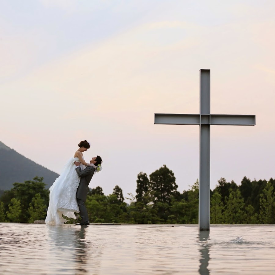 プリムローズガーデン 森と水の教会 YouTube