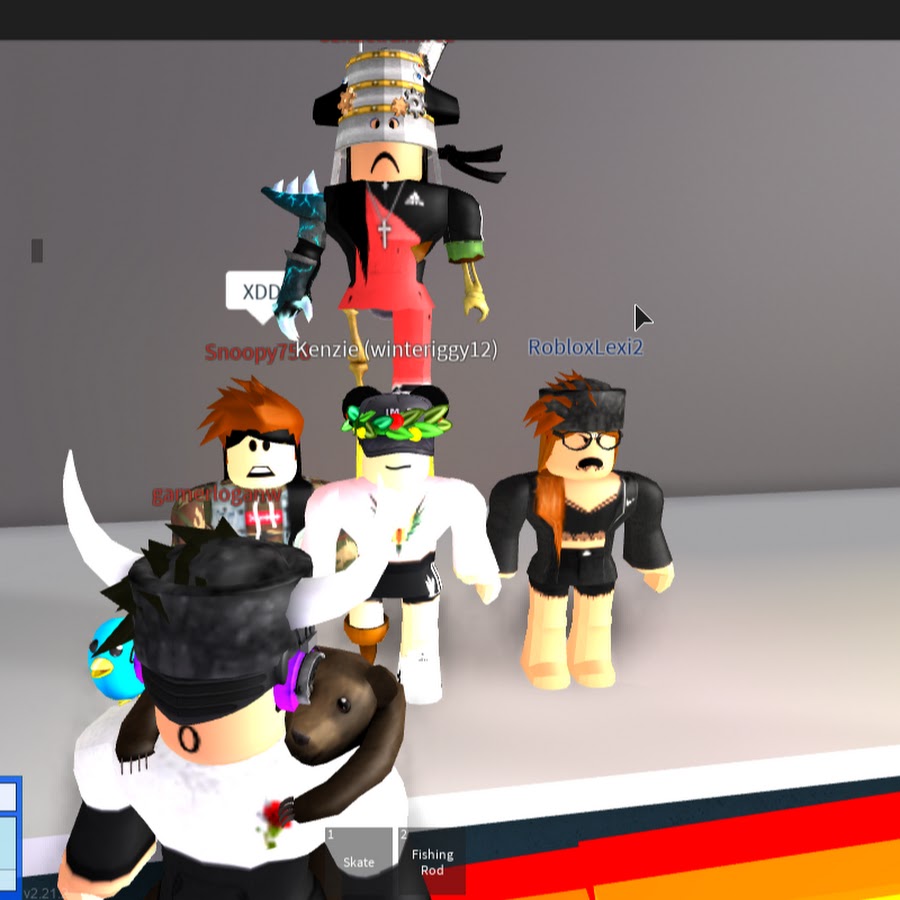 Girls Play Roblox - YouTube