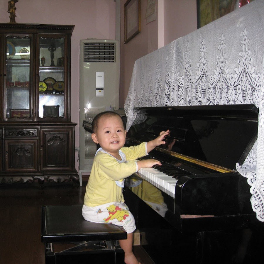 Play Piano By Yourself - YouTube