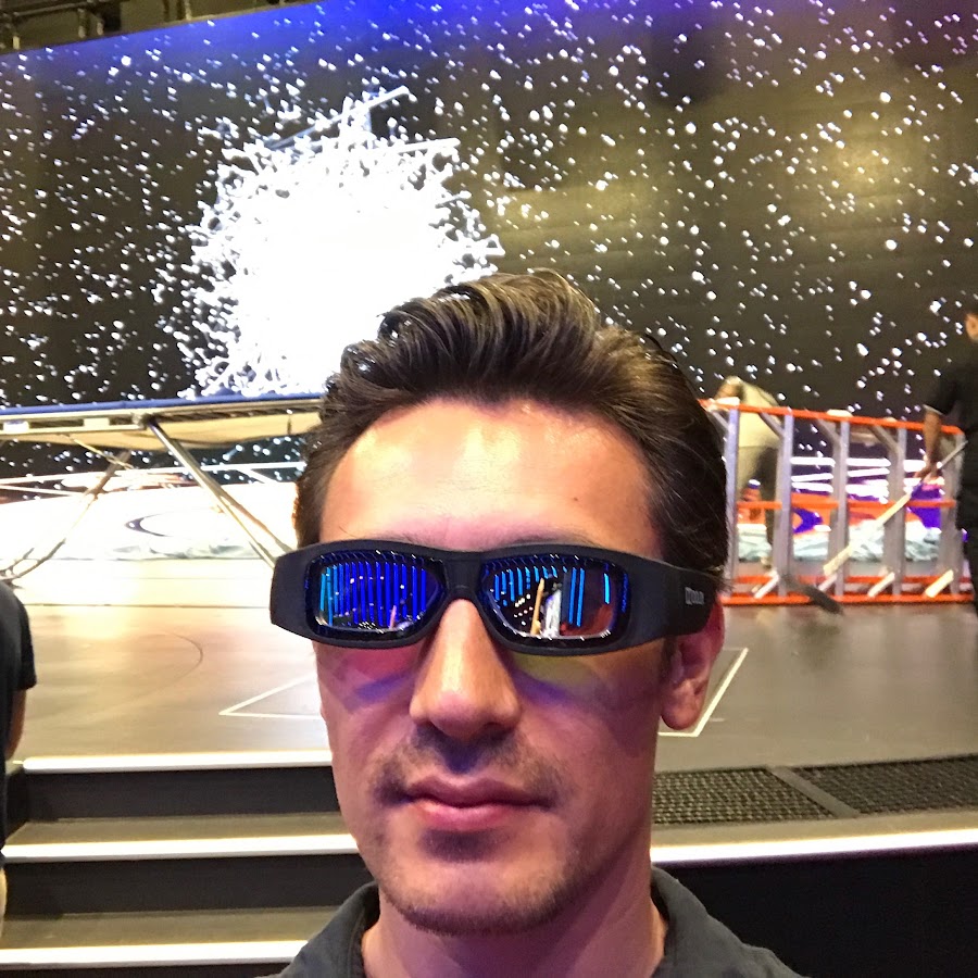 WorldofTech - YouTube