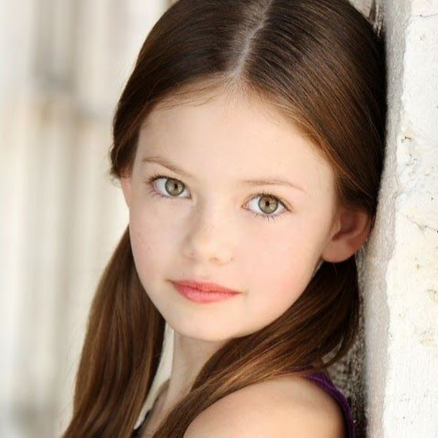 ренесми каллен. катерин гримм. пауэр актриса.