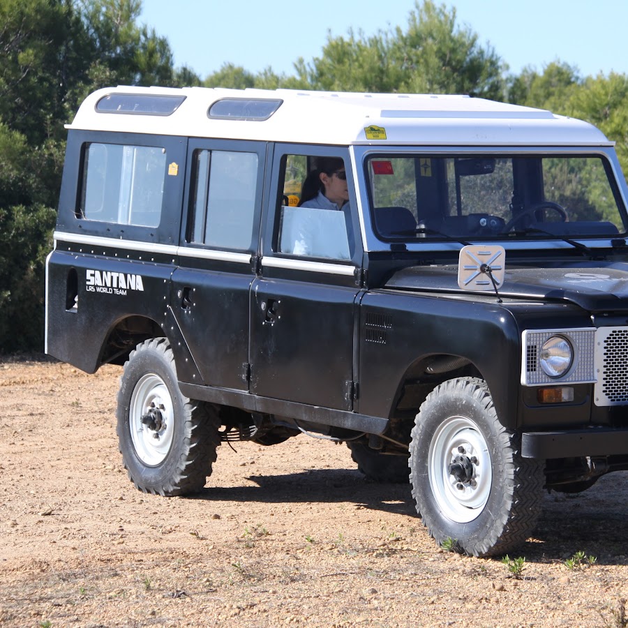 Land rover santana