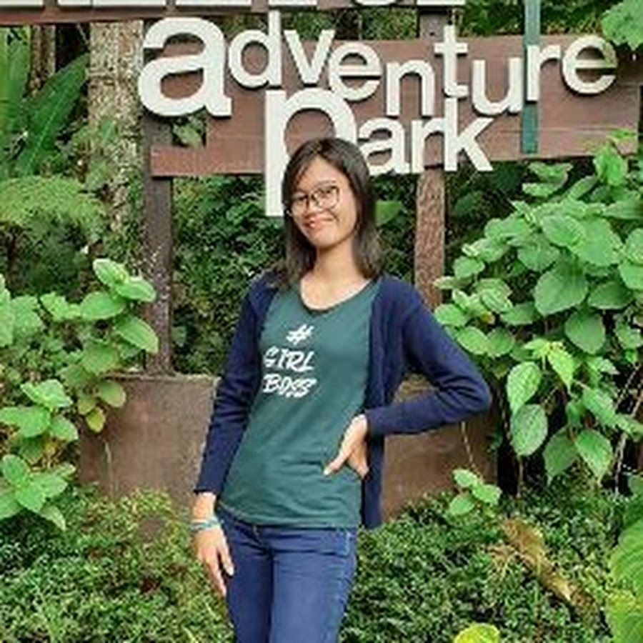 Komang Meli Tri Wahyuni - YouTube