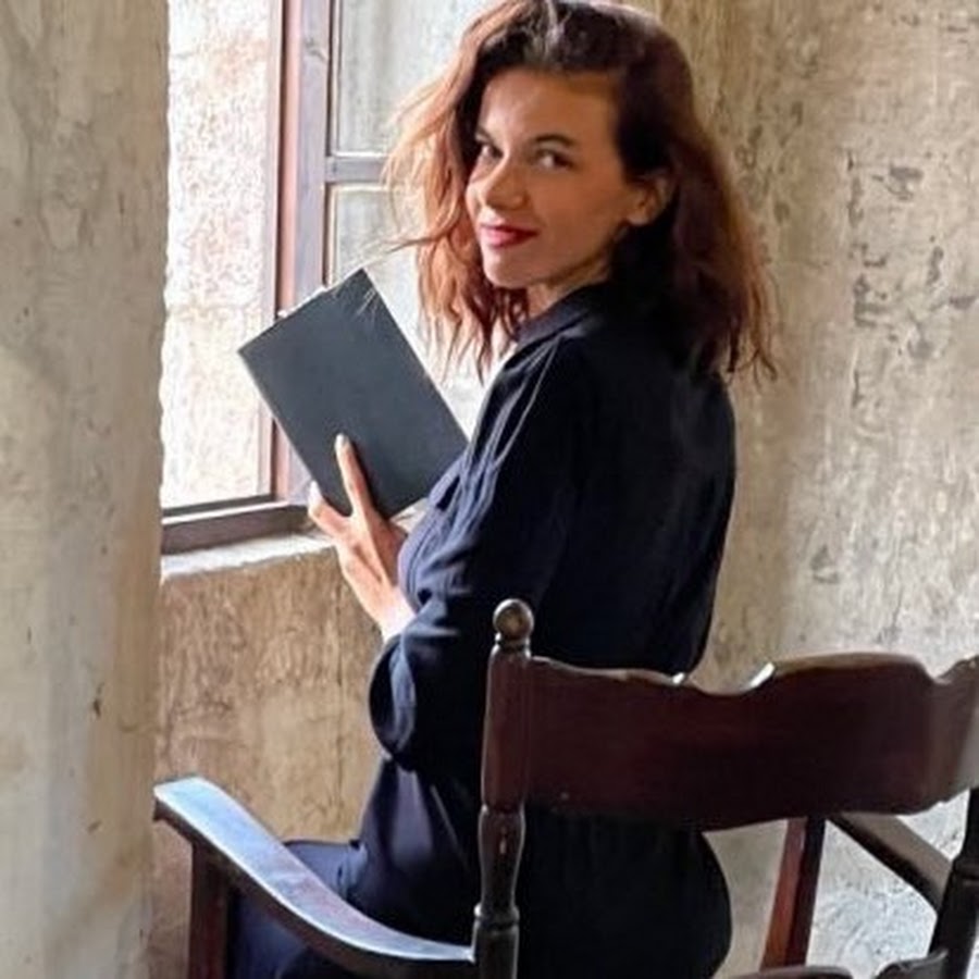 Faustinova - YouTube