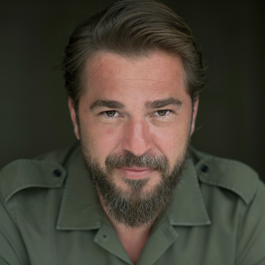 Engin Altan Düzyatan - YouTube