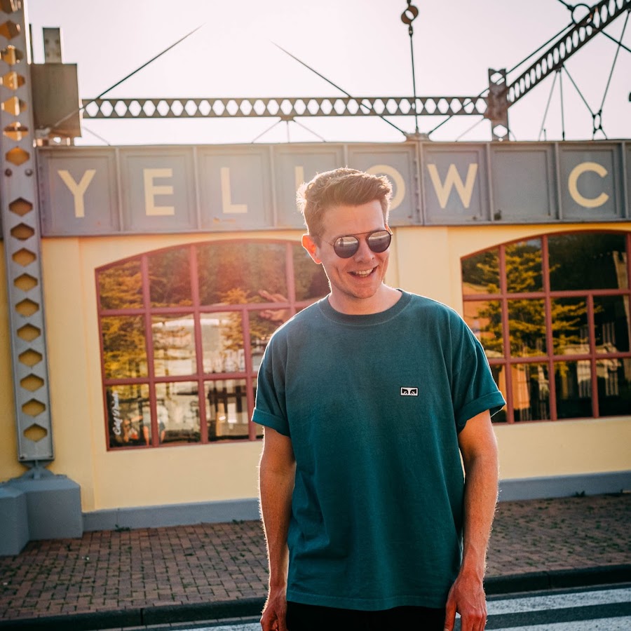 Deepend & Younotus Feat Martin Gallop Woke Up In Bangkok