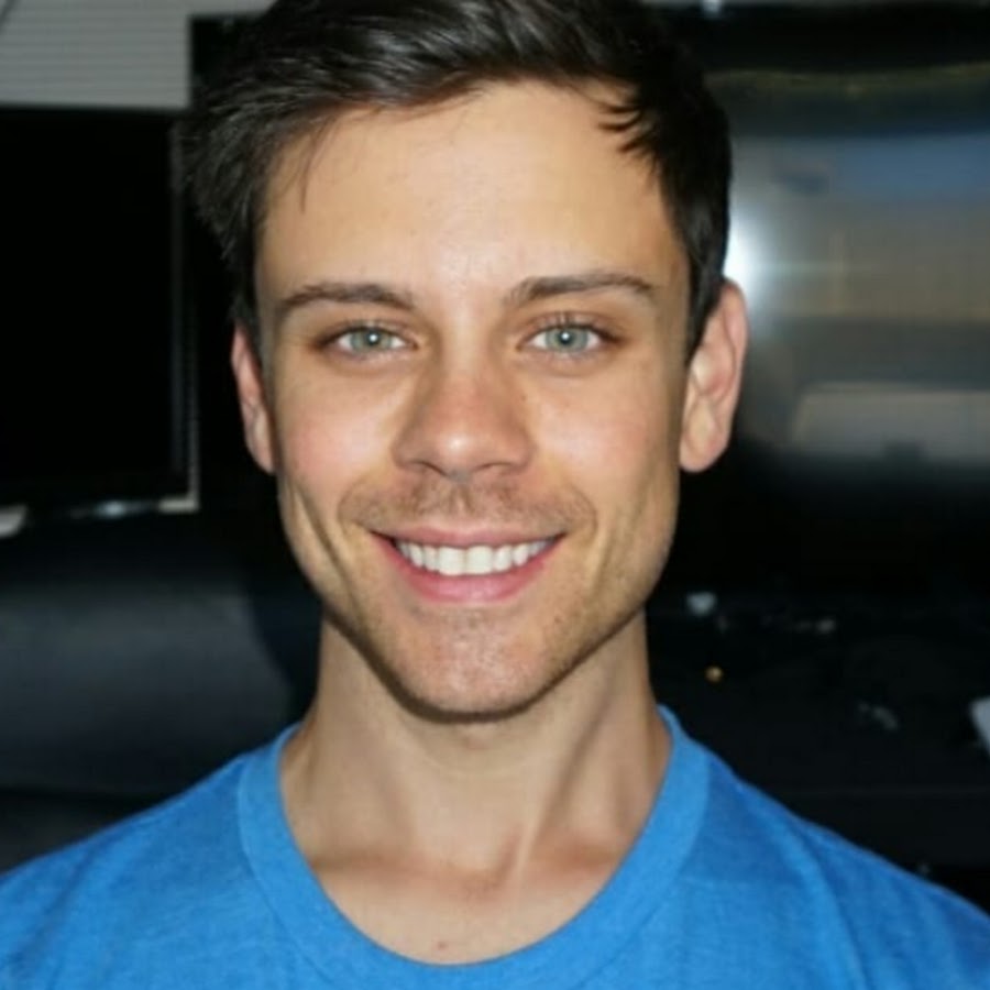 DIY Solar Power with Will Prowse - YouTube