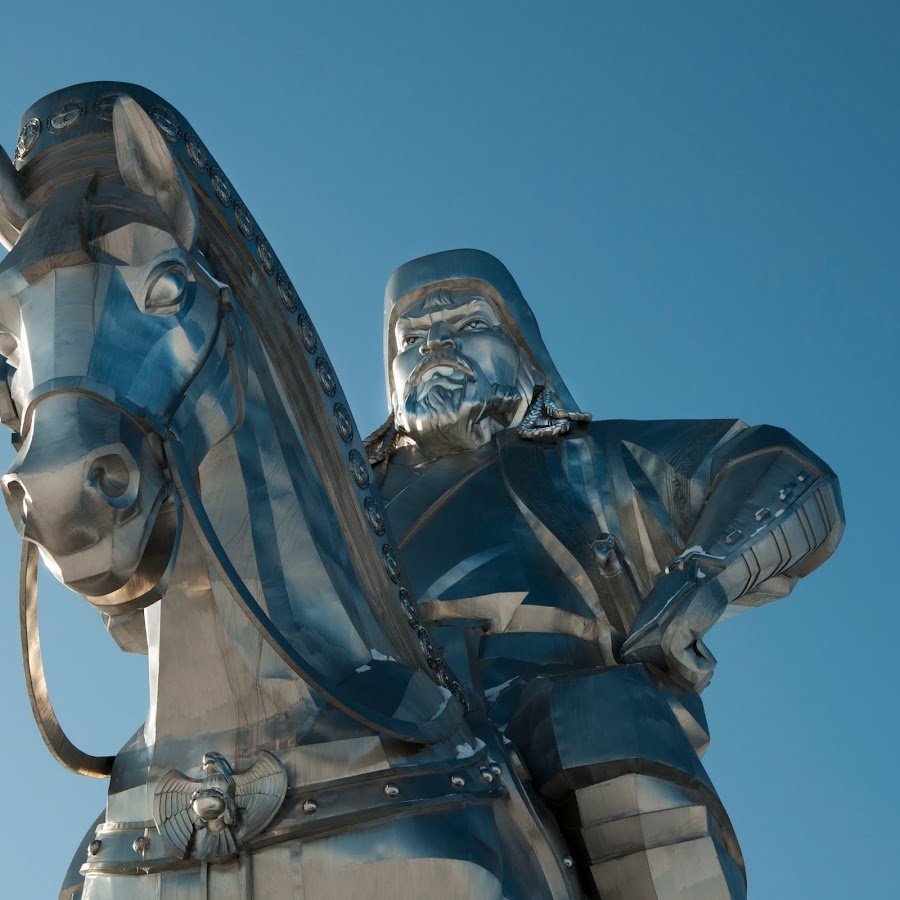 Хана улан. Статуя Чингисхана в Улан-Баторе. Памятник Чингисхану в Улан-Удэ. Конная статуя Чингисхана в Монголии.