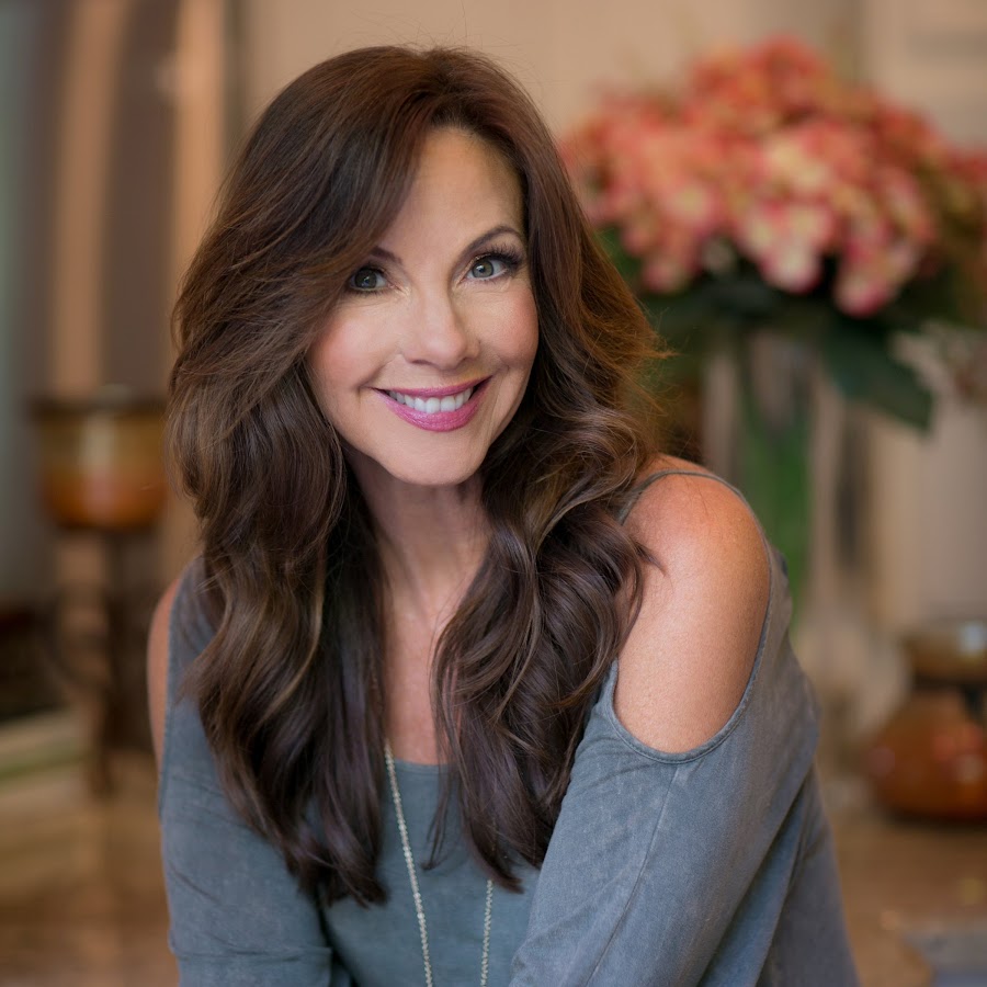 Kelly Bonanno - YouTube