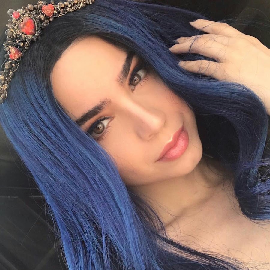 Evie Queen - YouTube