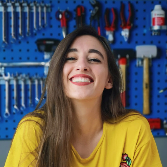 Nanna's Garage Net Worth & Earnings (2026)