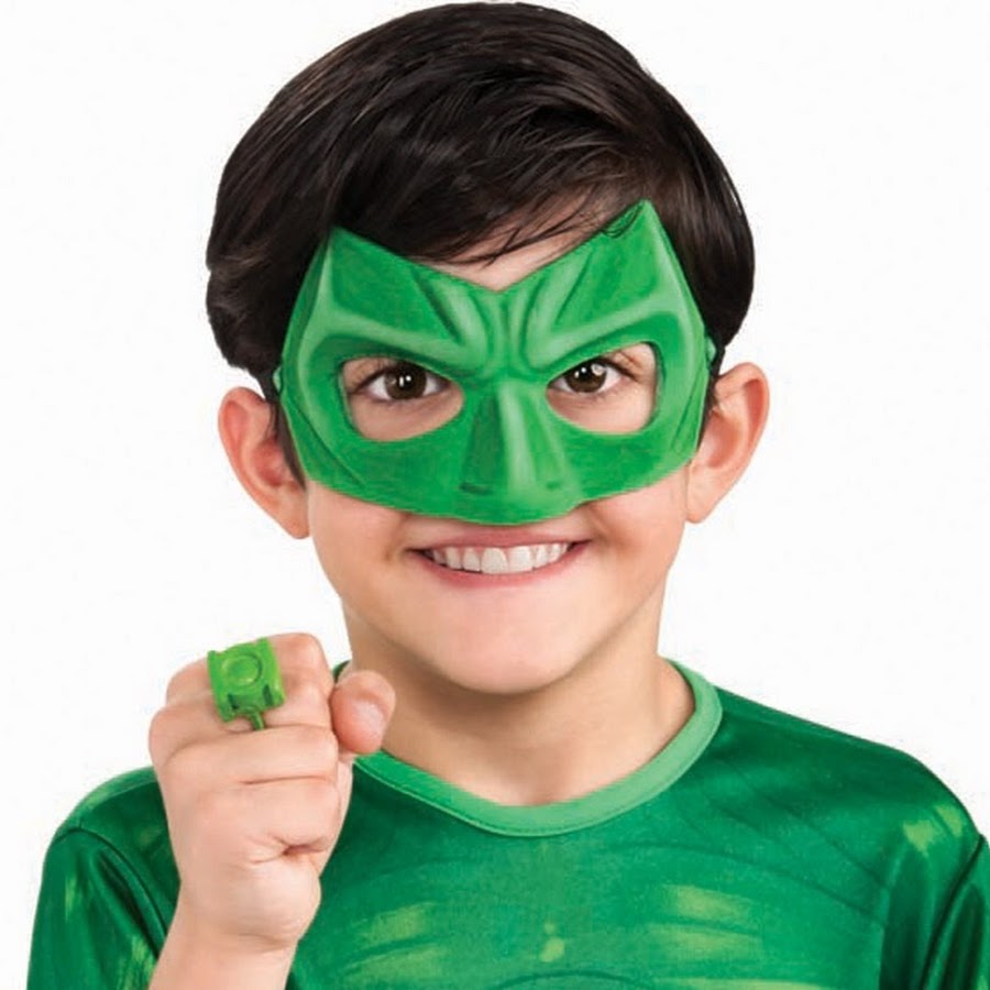 Человек зеленая маска. Зеленая маска. Чел в зеленой маске. Человек в зелоний маске. Маска зеленого фонаря.