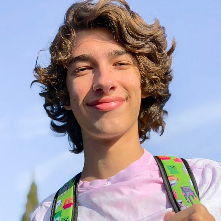 Baylen Levine 