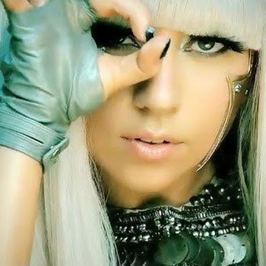 Слушать песню lady. Леди Гага в клипе Покер фейс. Lady Gaga Poker face. Lady Gaga Poker face gif.