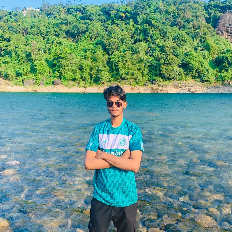 Подставка для геймпада cable guy mortal combat. Седой мужчина качок. Подставка для геймпада саб зиро. Im on observation duty. Sub guy.