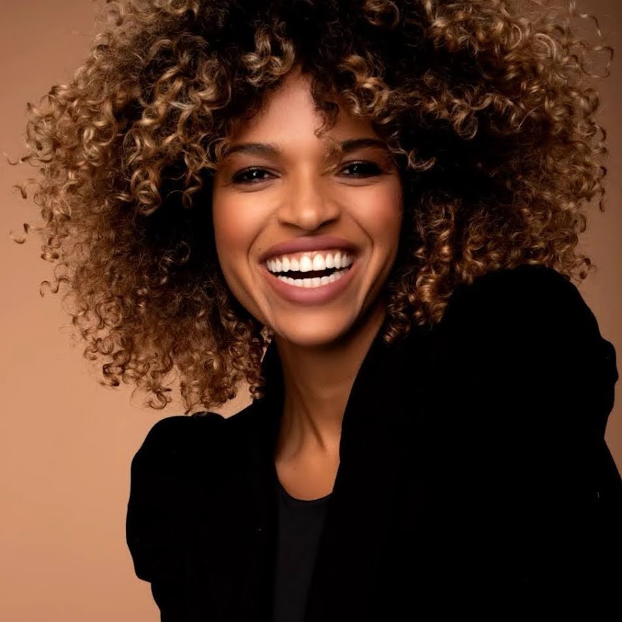 Jackie Almeida - YouTube