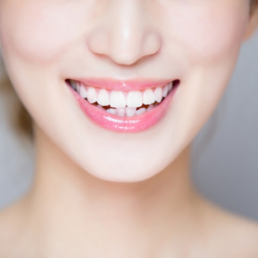 Рецепт отбеливания зубов. Красивые ровные зубы идеал. Красивая улыбка девушки с ровными зубами. Витамины девушка зубы. Самые красивые зубы на планете ровные и белые.