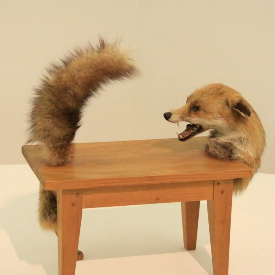 Люстра волк. Стеклянный стол с волками. Wolf tables. Тореры с волком из мультика. Wolf tables.