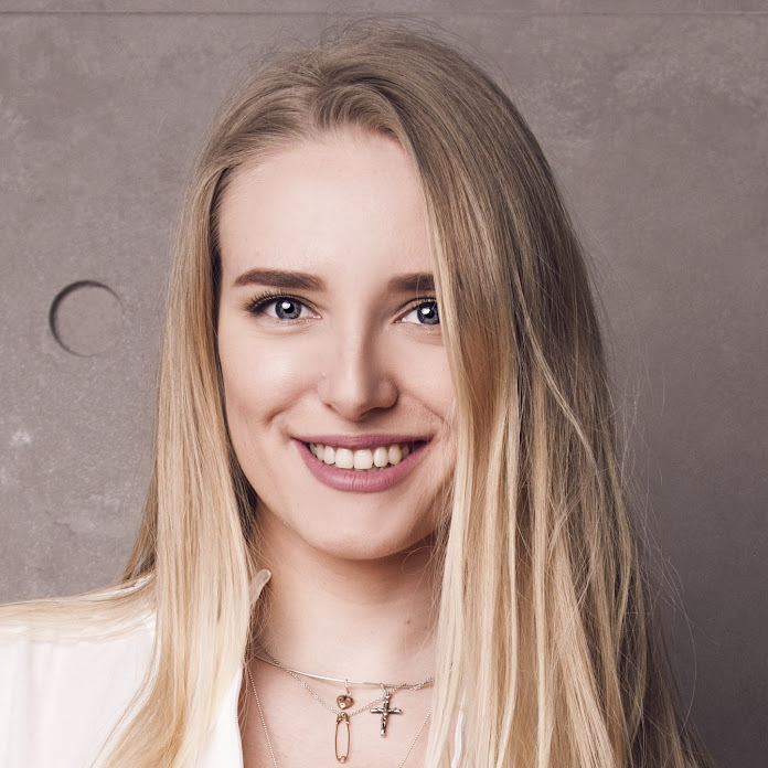 Liza Krasnova ♥ Net Worth & Earnings (2026)