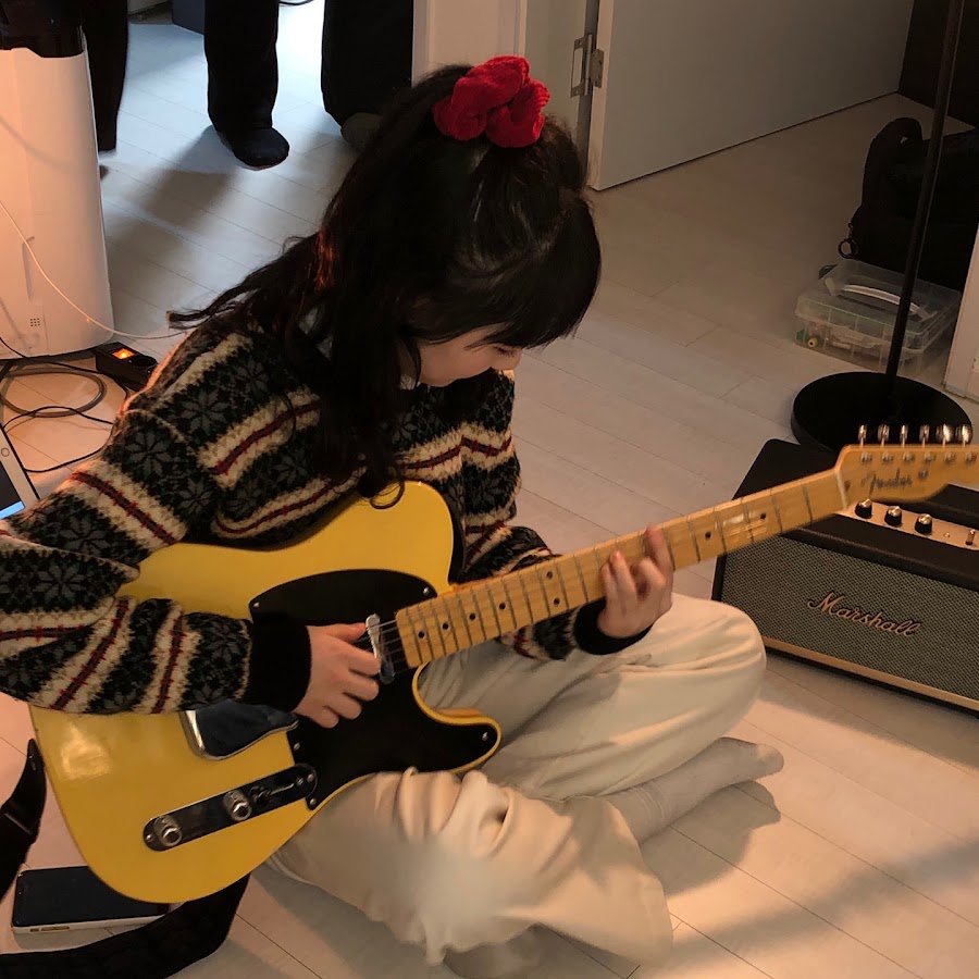 하연 HAYEON - YouTube