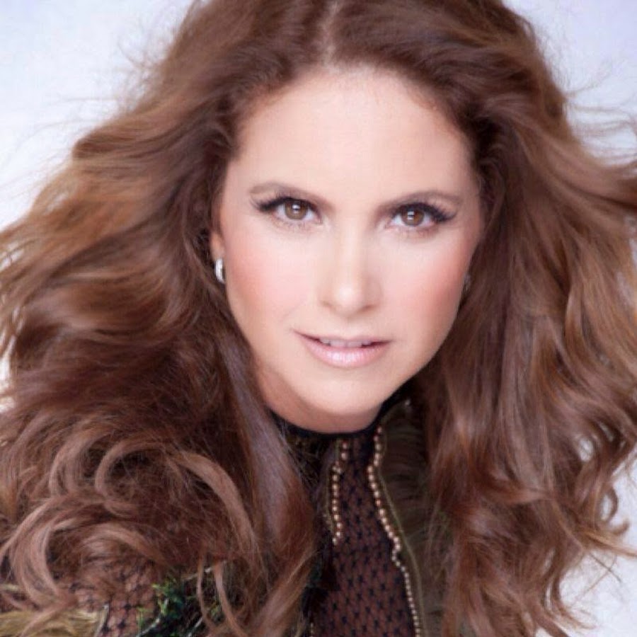 Lucero Oficial - YouTube