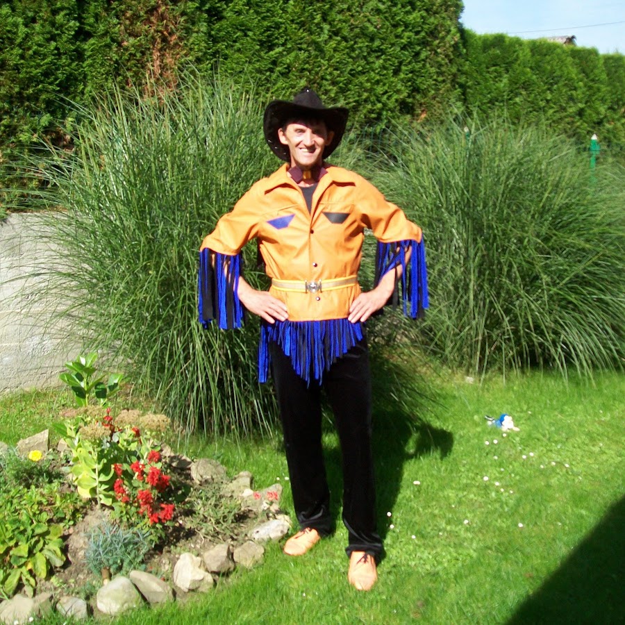 Cowboy Lely - YouTube