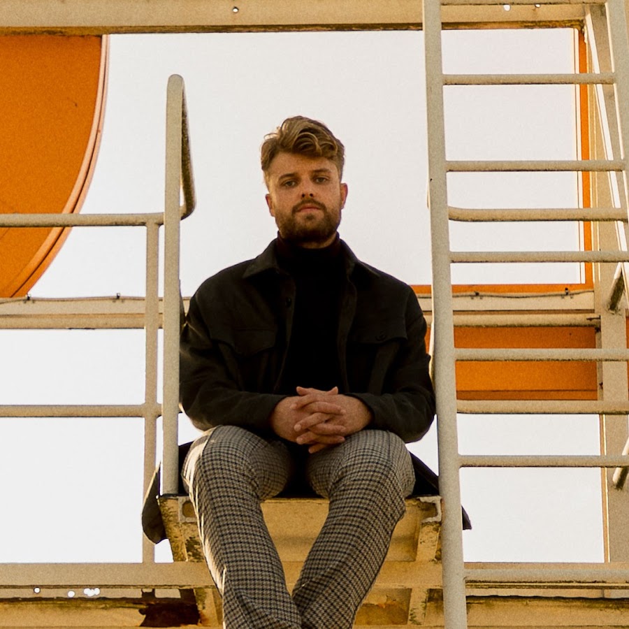 Sandro Cavazza - YouTube