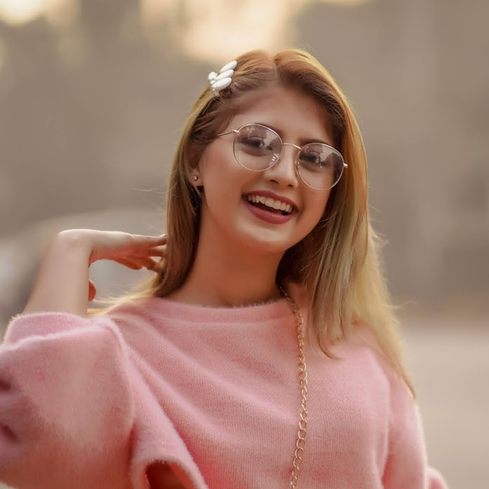 Life of Arishfa khan Net Worth & Earnings (2026)