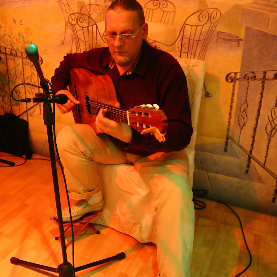 Галерная 20 студия звукозаписи. Владыкин звукорежиссер калинов мост. Музыкальный аранжировщик. Аранжировка цветов книга. Автор аранжировки.