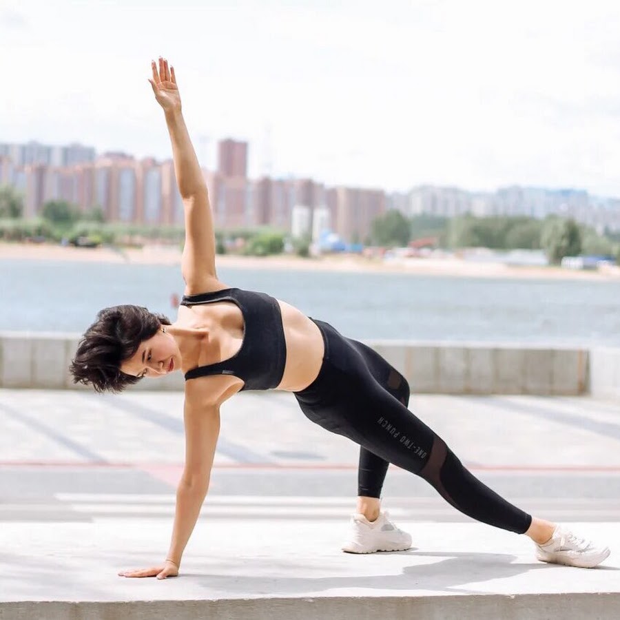 Пилатес для начинающих с натальей. Тазовые часы пилатес. Пилатес для начинающих с натальей папушой 2. Пилатес с мишель. Пилатес для спины гибкость.