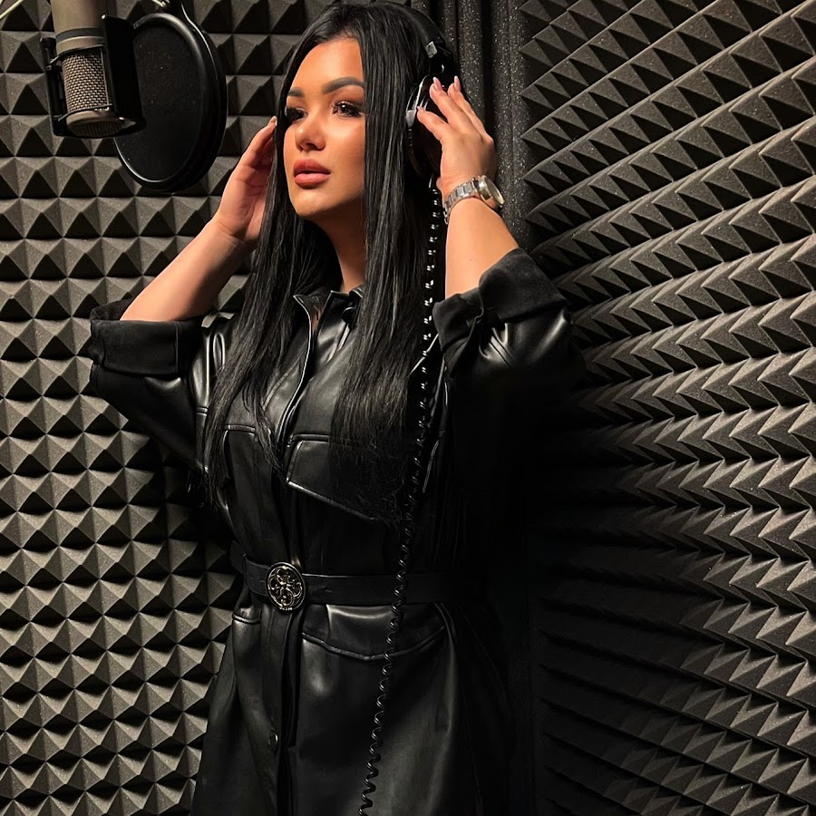 Mirella Puchowska - YouTube