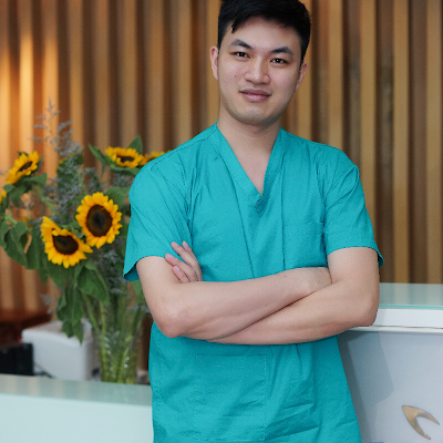 mụn đầu đen ở má