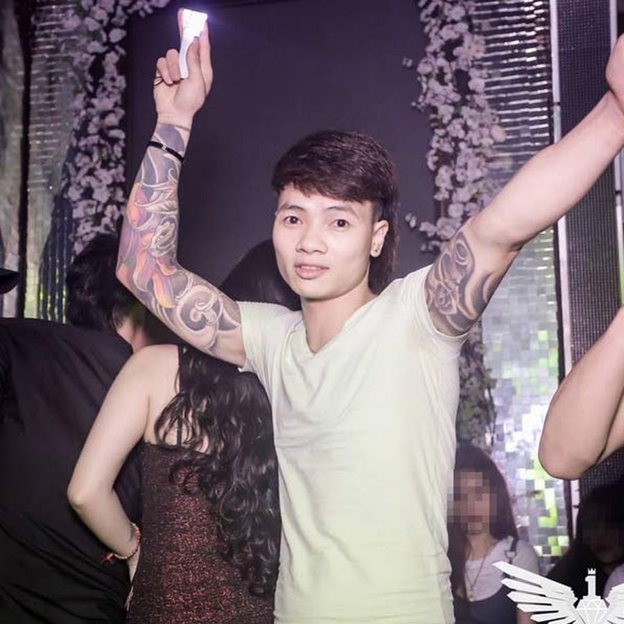 Картинки коров из мультиков. Веселая корова.. Задумчивая корова. Корова рисунок. Корова мультяшная