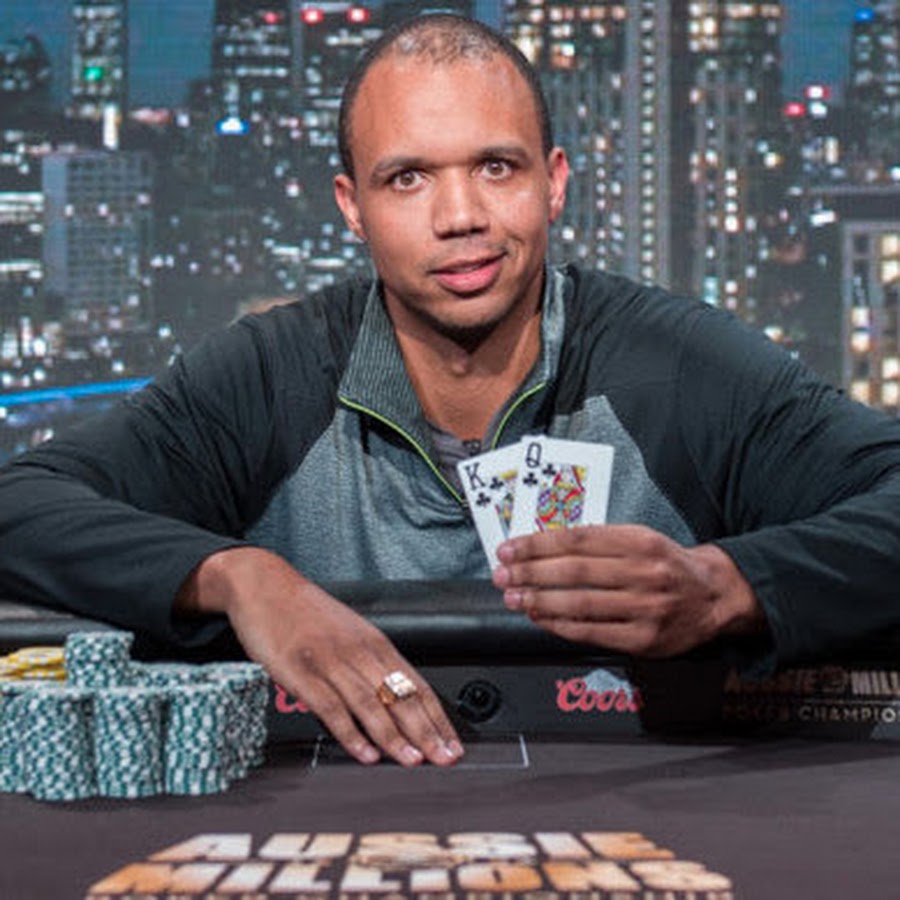 антонио эсфандиари с выигрышем. фото месси с золотым мячом. высокооплачиваемые футболисты. фаик джеффри болкиах. кровсавуд самый богатый игрок.