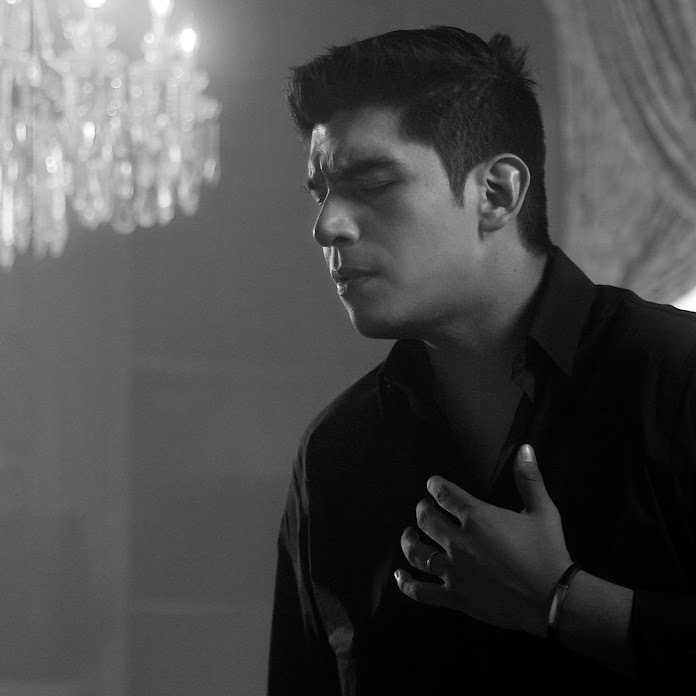 Elías Medina Net Worth & Earnings (2026)