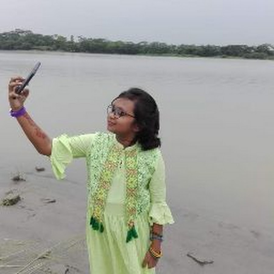 Moniyat Islam Nazefa - YouTube