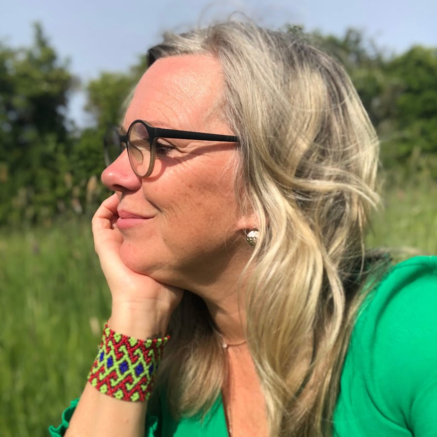 Steph Magenta - Integrative Breathwork - YouTube