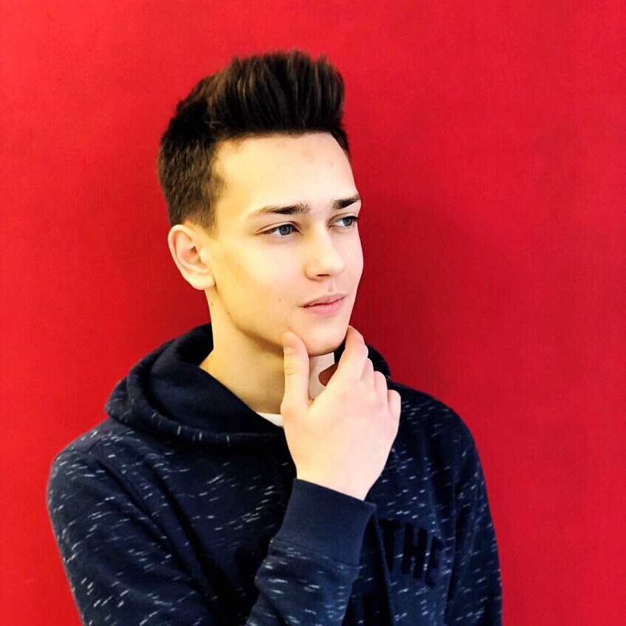 Луи томлинсон 2013. Томмо. Луи томлинсон. Томмо румынский певец. Луи томлинсон 2017.