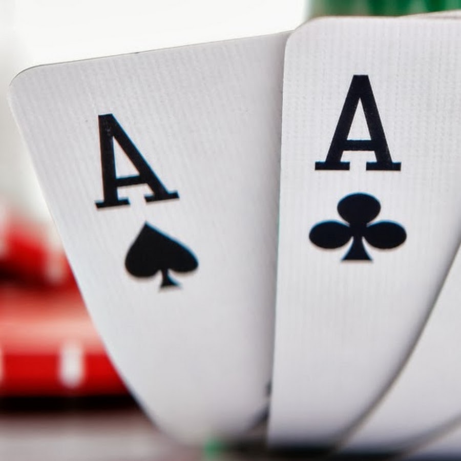 2 туза 3 дамы. тройка семерка пиковая дама. покер картинки. покер 2 туза. карты два туза.