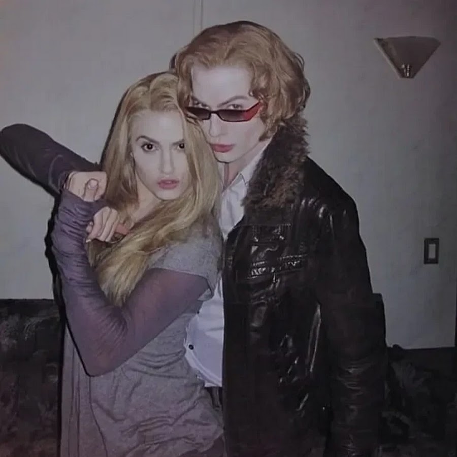 скины майнкрафт девушек с кепками