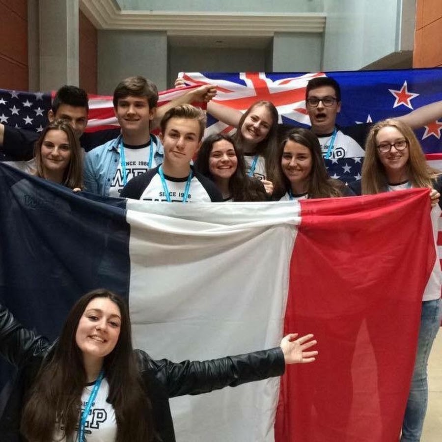 Ten travelers - YouTube