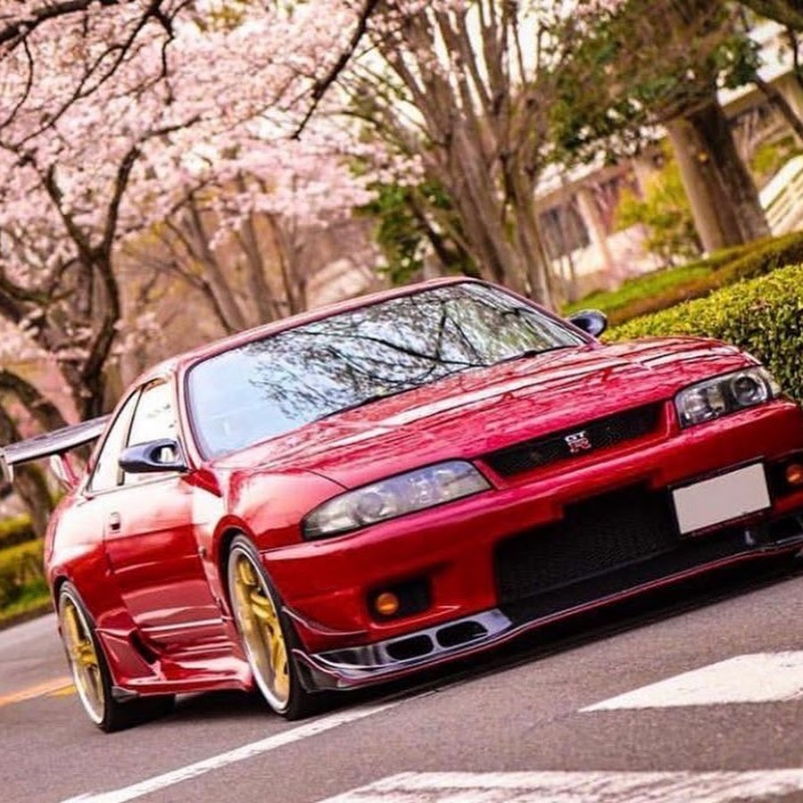 Nissan Skyline r33 розовый