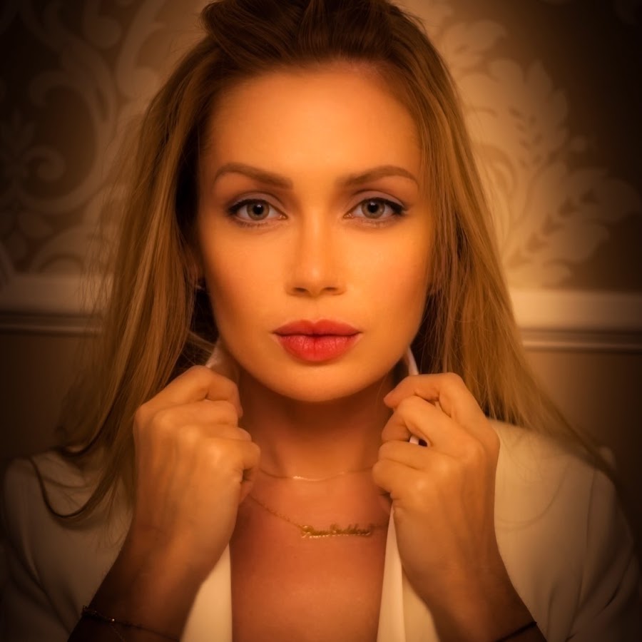 Anastasia Huppmann - YouTube