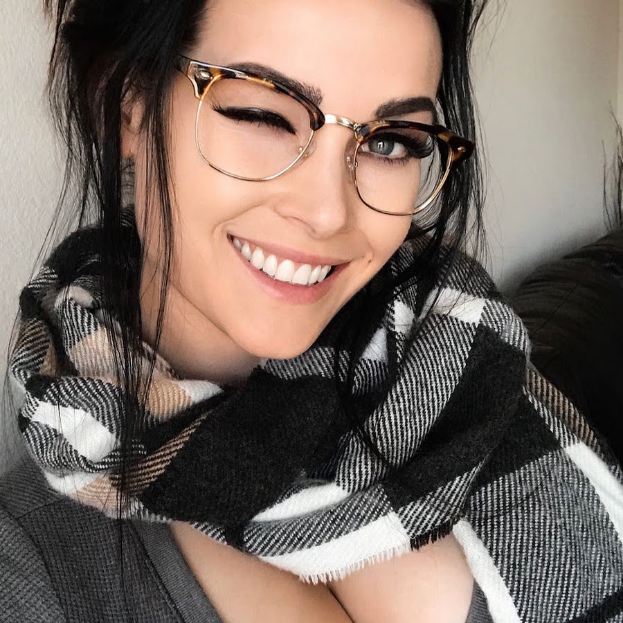 Elizabeth Sanders YouTube