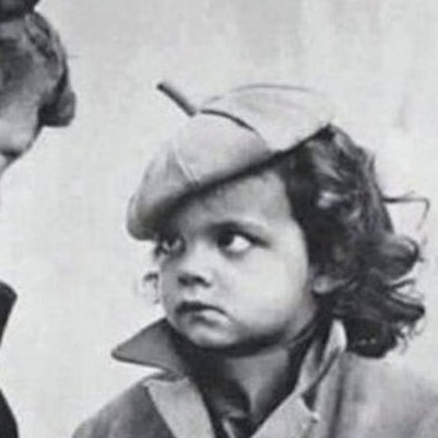 Не местный подумала таня. Какая прелесть не местный подумала она. Какая вы прелесть сказал он. Гопник мем. Открытка пошел ты.