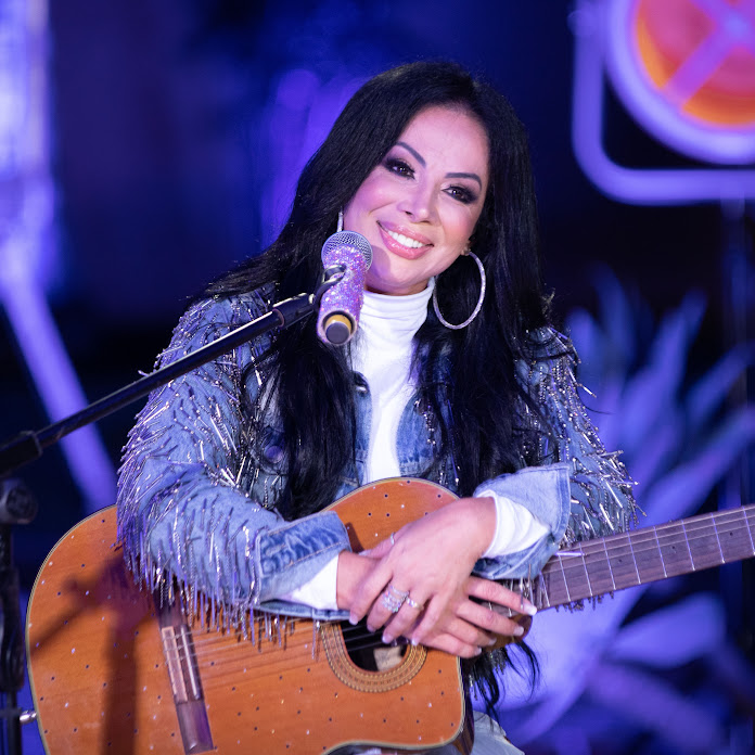 Valéria Barros Net Worth & Earnings (2026)